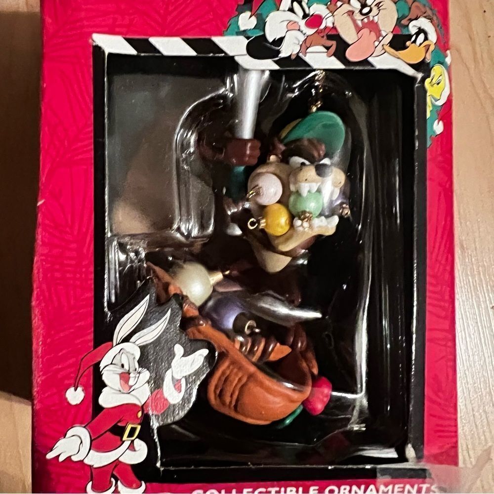 Vintage Looney Tunes 1996 Tasmanian Devil Baseball Collectible Ornament - Picture 2 of 5